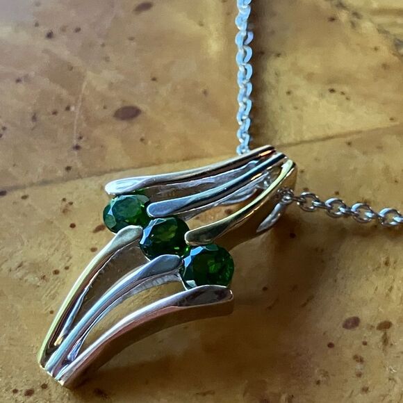 Natural Chrome Diopside Sterling Silver Pendant - Picture 2 of 6